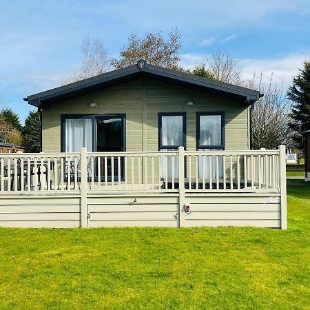 Audley Lodge With Hot Tub York Exterior photo